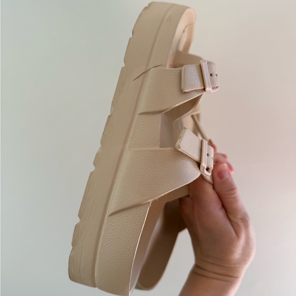 Platform Women's Sandals - Picture 6 of 6